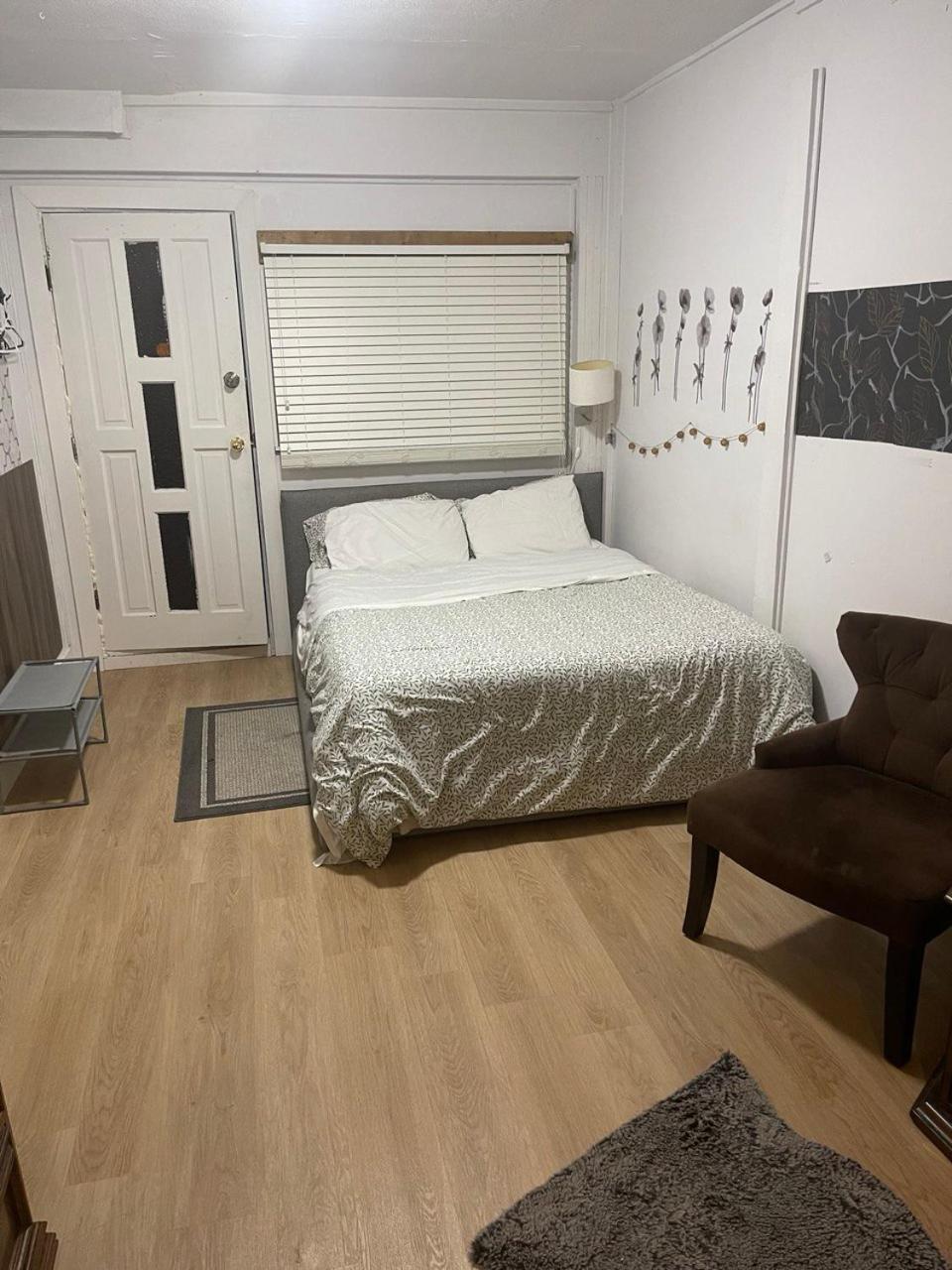 Suite In West Vancouver Exterior photo